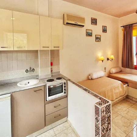 Very Spacious And Well Equipped Near The Sea