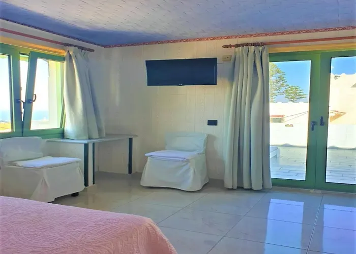 Very Spacious And Well Equipped Near The Sea