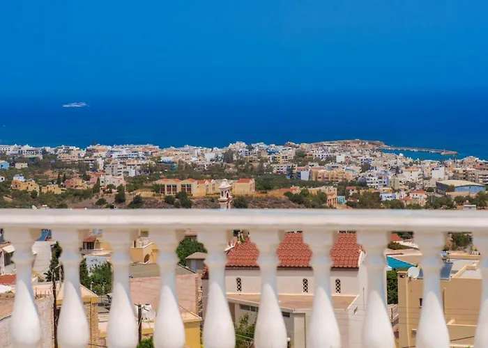 Very Spacious And Well Equipped Near The Sea *