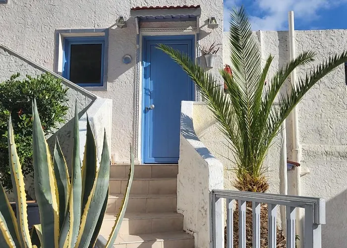 Very Spacious And Well Equipped Near The Sea Apartament